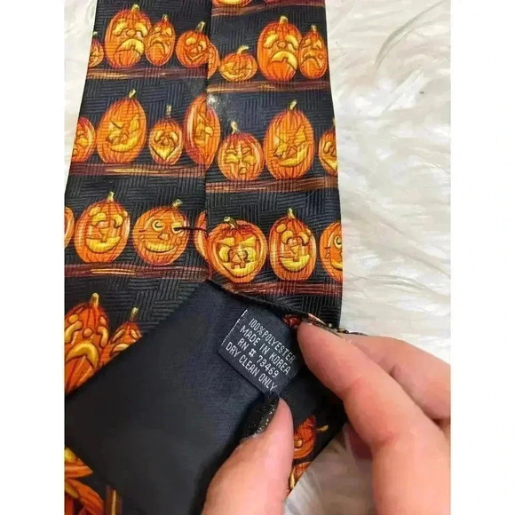 Addiction Pumpkin Halloween Jack-o-Lantern Men's Neck Tie - Picture 3 of 4